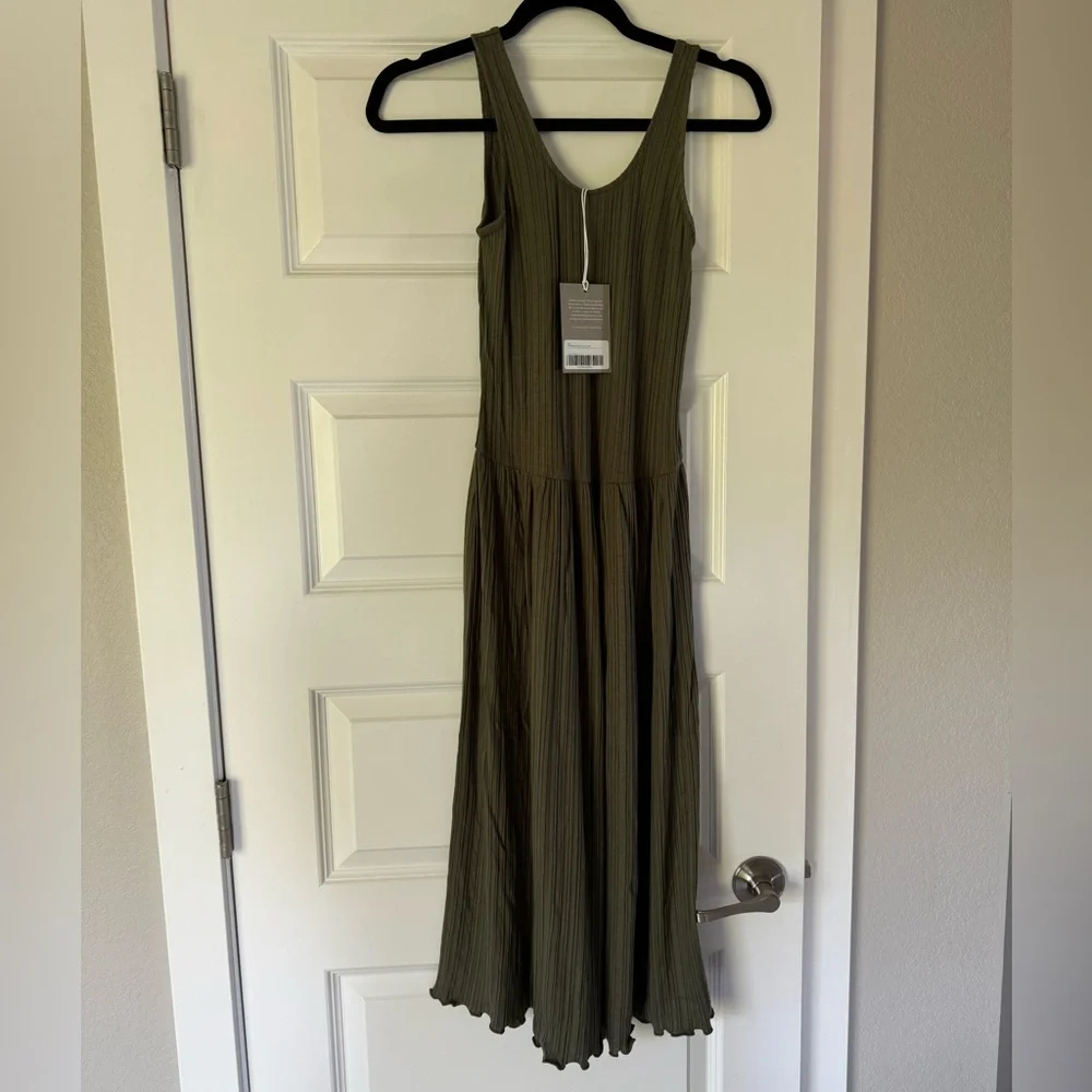 NWT! Everlane: The Rib Soft Knit Scoop-Neck Dress - Picture 3 of 5